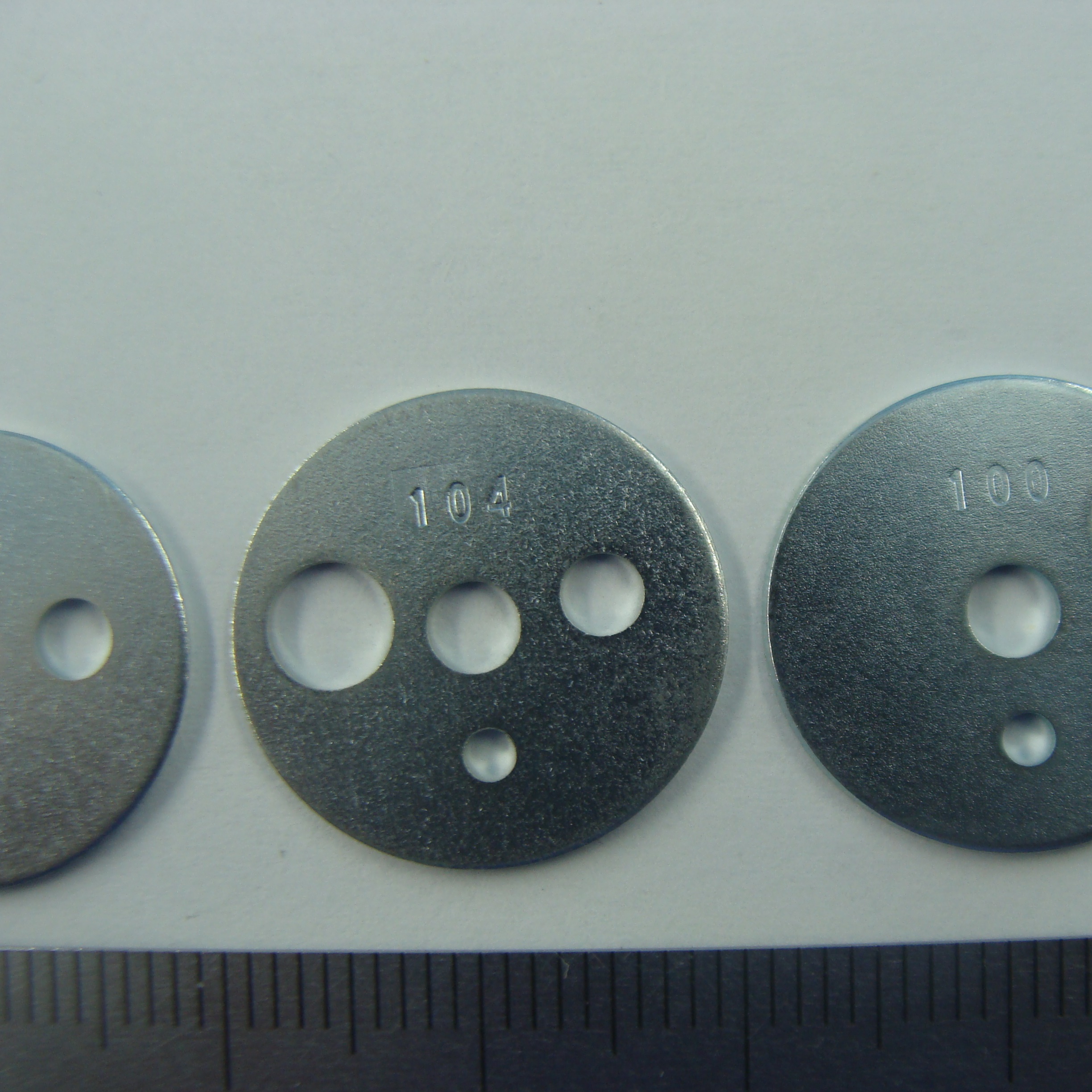 微馬達(dá)支架的材質(zhì)如何影響其性能和應(yīng)用？